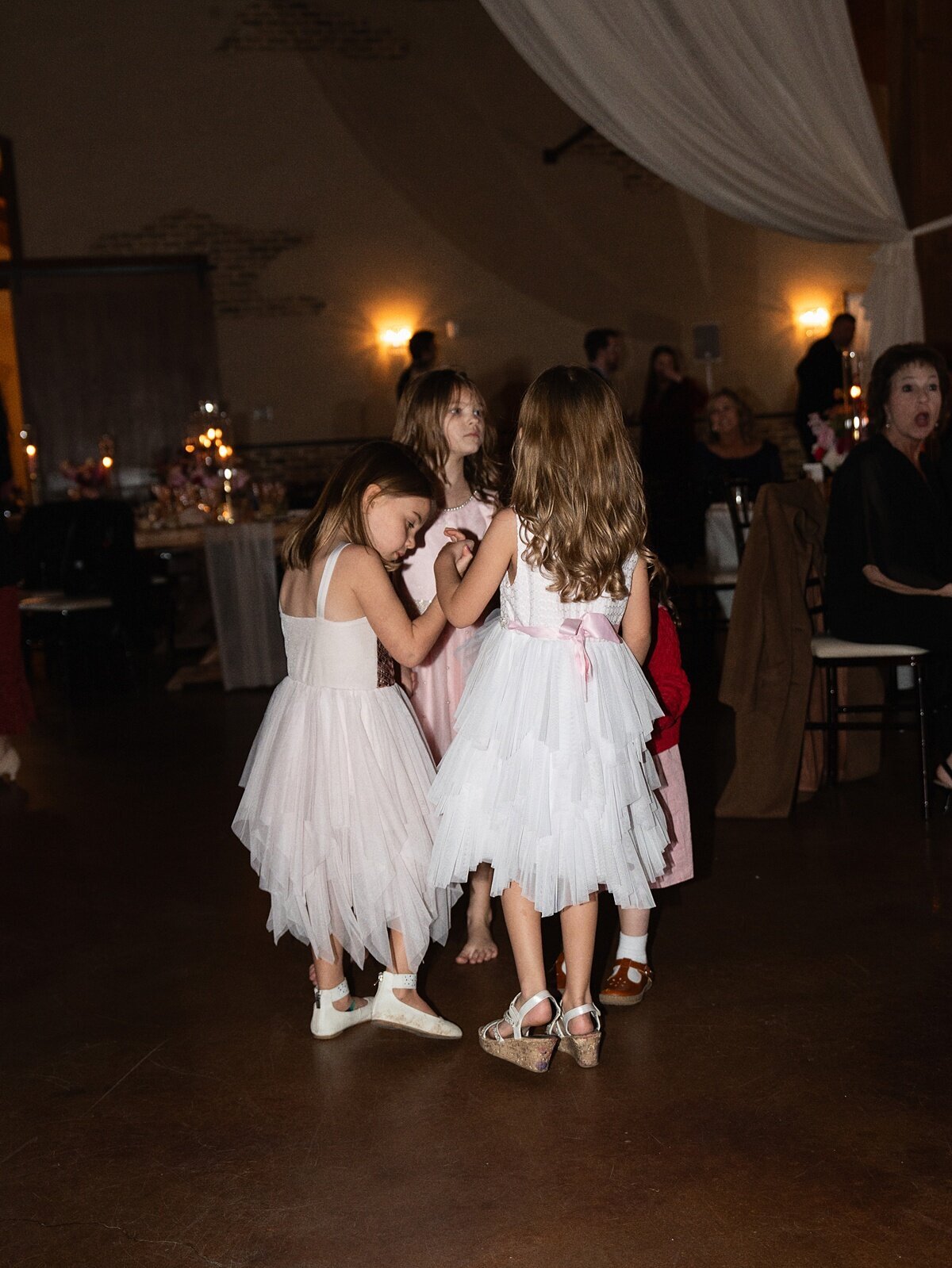 Chandelier- of-Gruene-San-Antonio-wedding_0047
