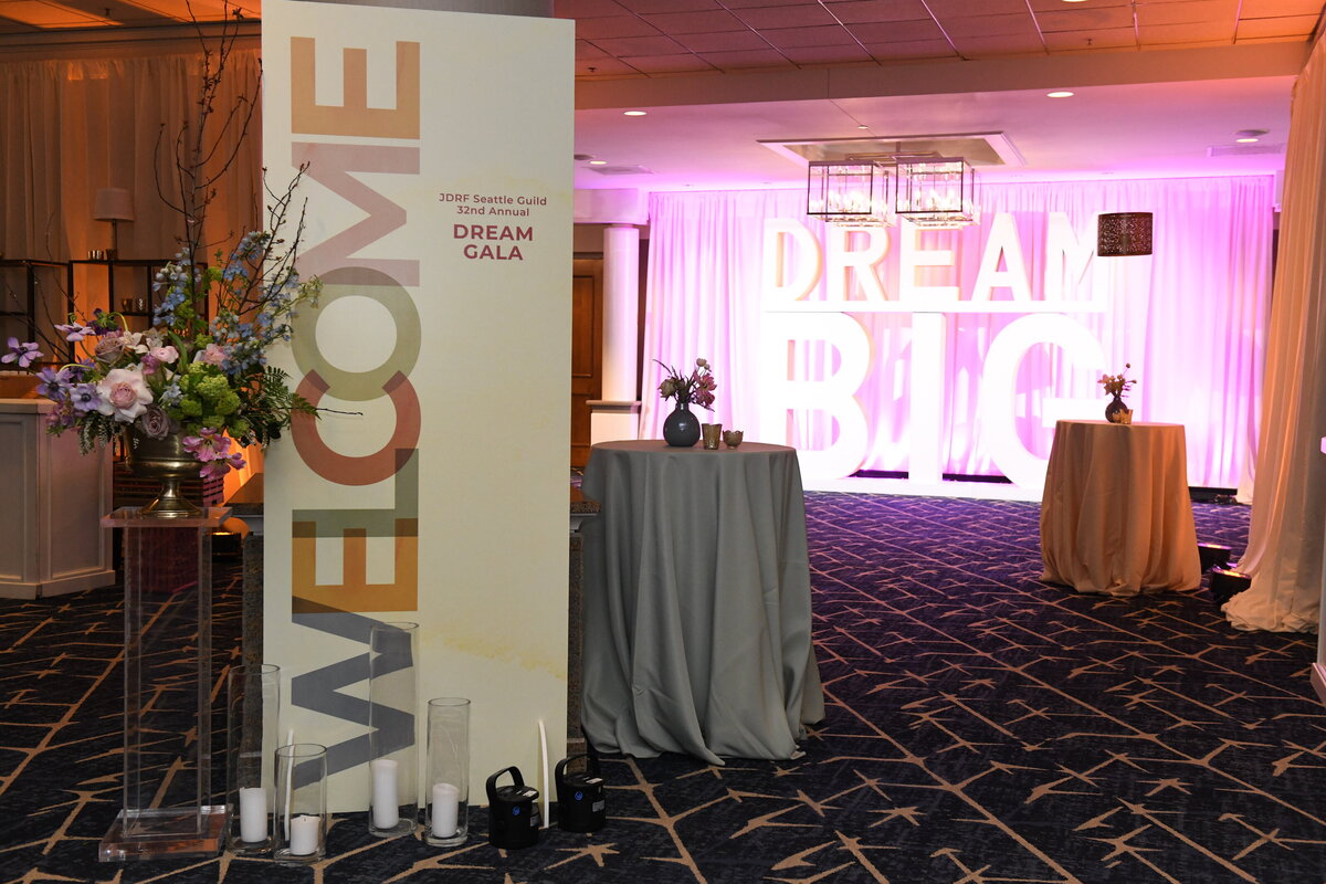 Fundraiser-Gala-Sheraton-Flora-Nova-Design-Seattle-00020