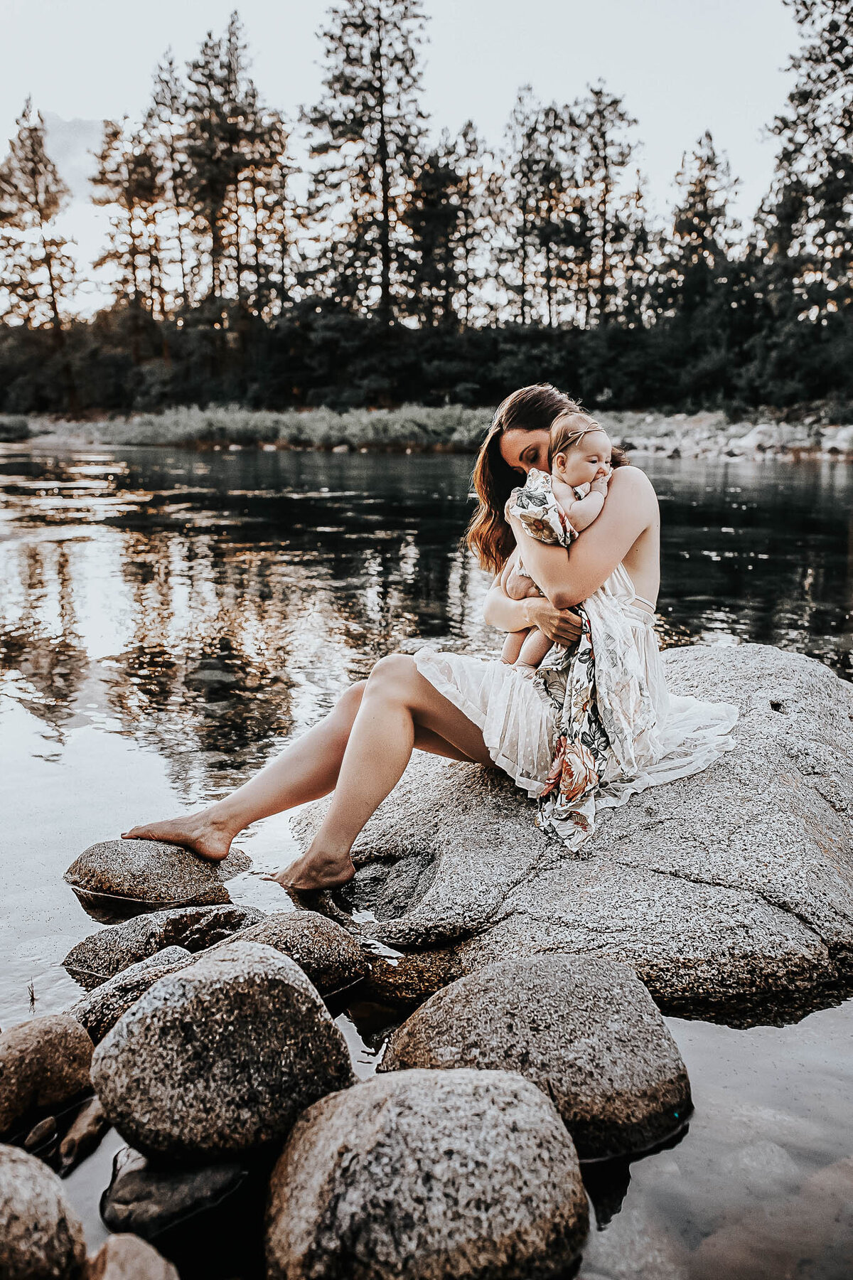 Danielle_Breastfeeding_DanikaLynn-29-Edit