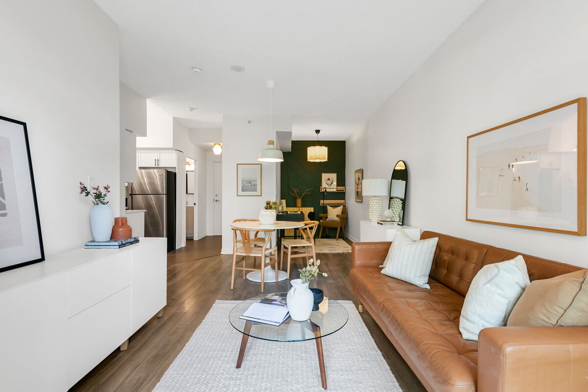12-web-or-mls-8_004_Living Room