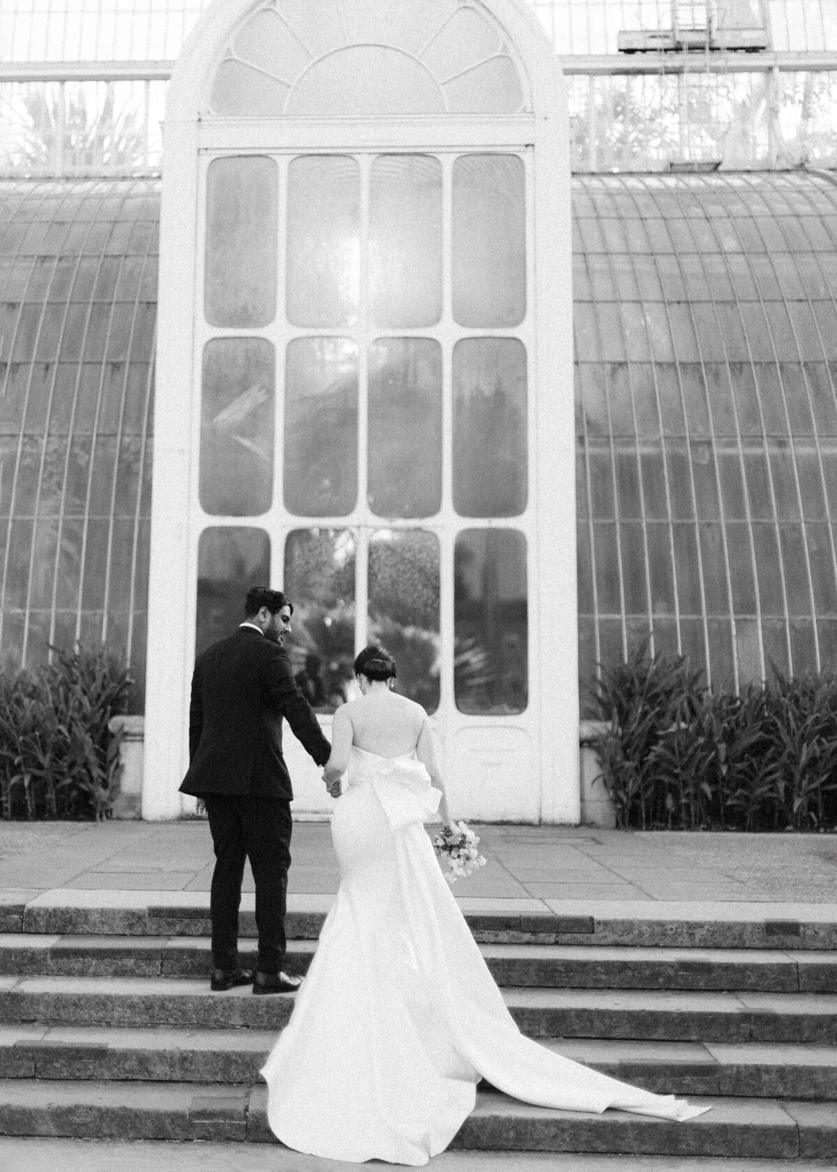 Anna-Vish-Wedding-Kew-Gardens-Chloe-Lowe-Photography-377