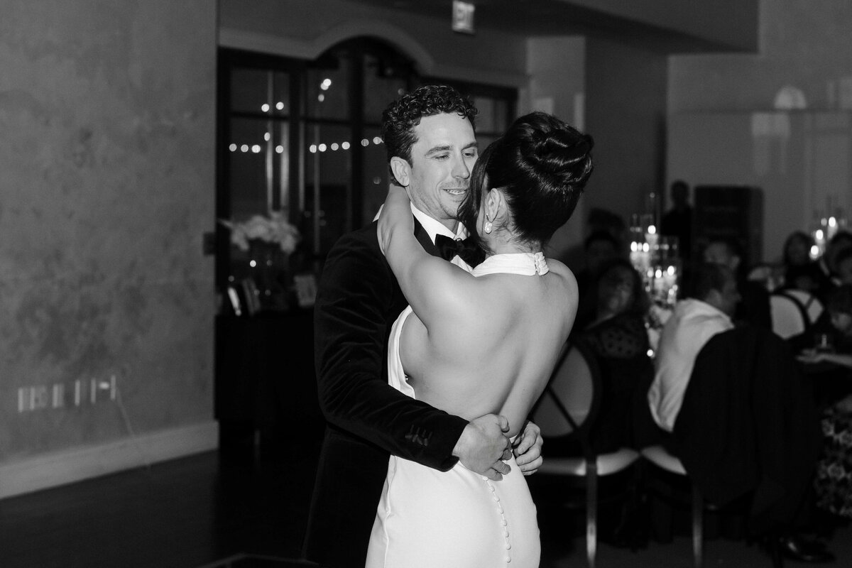 104riskyexposure_andrea-george_las-vegas-elopement-photography