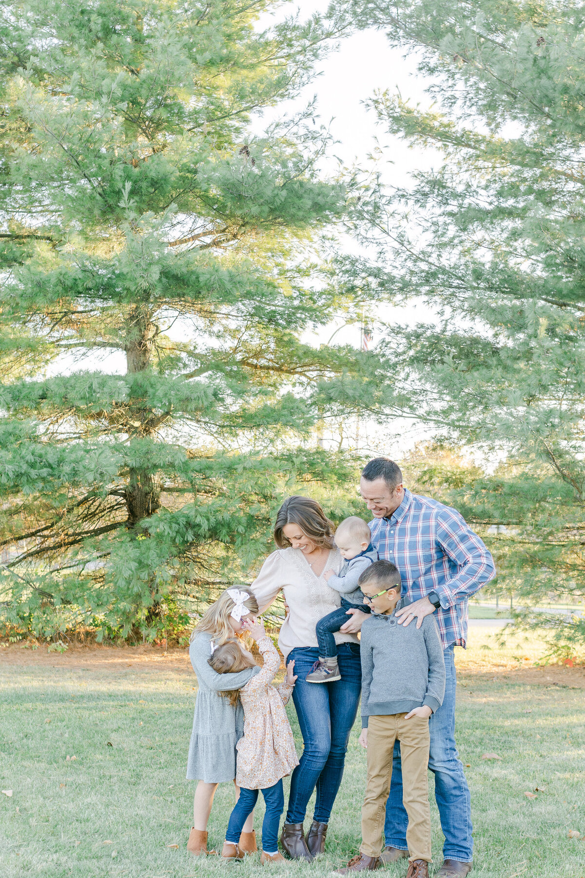 family lifestyle session in troy ohio park