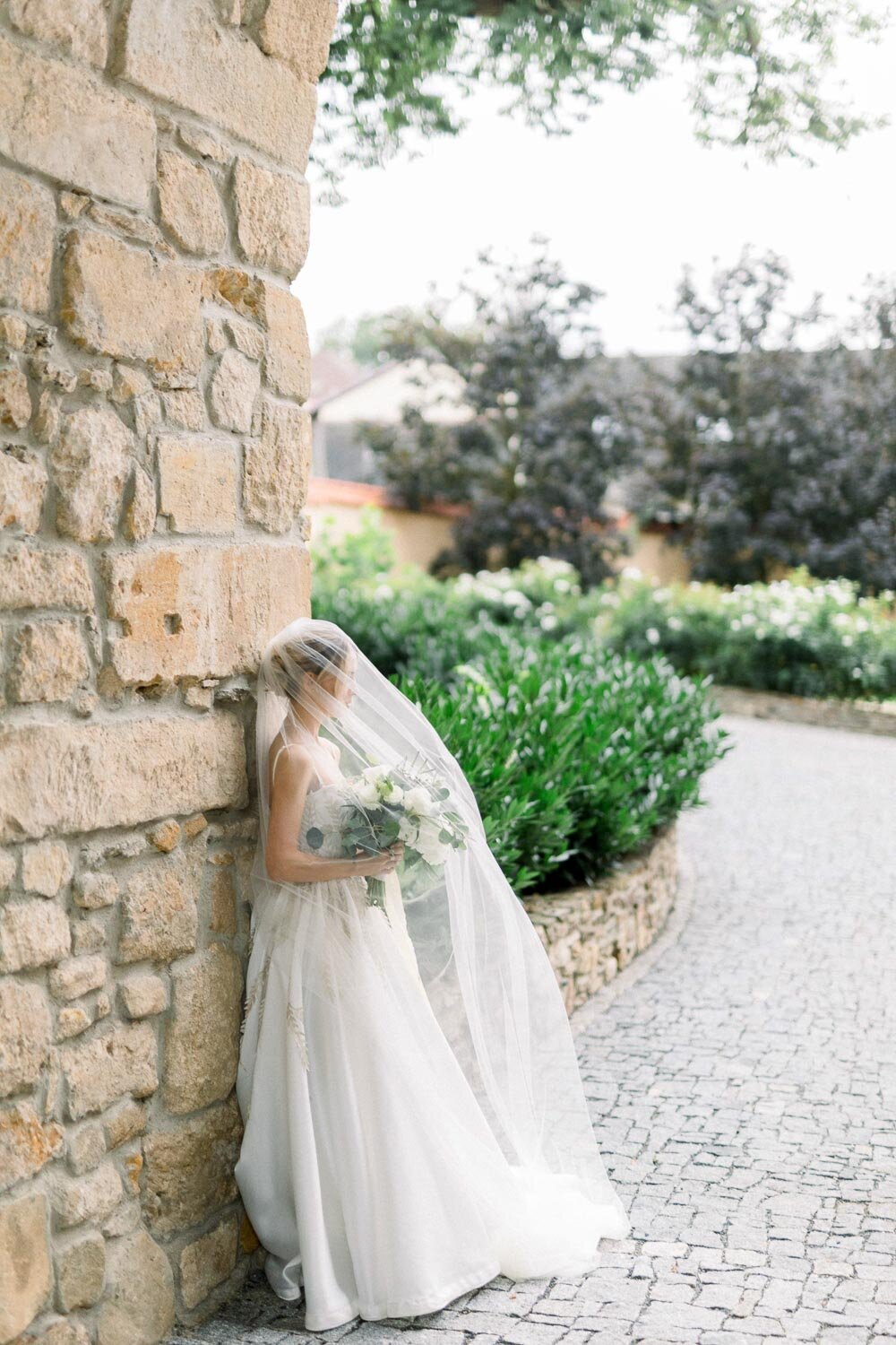 bride portrait savoia castle