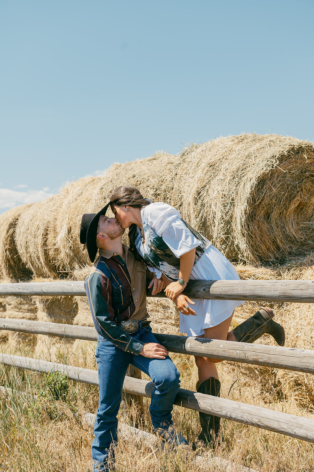 presley-gray-photo-haybale-forest-montana-elopement-7567