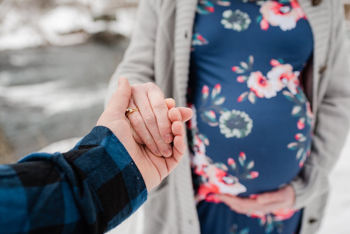 holding hands maternity photos cold weather inland northwest