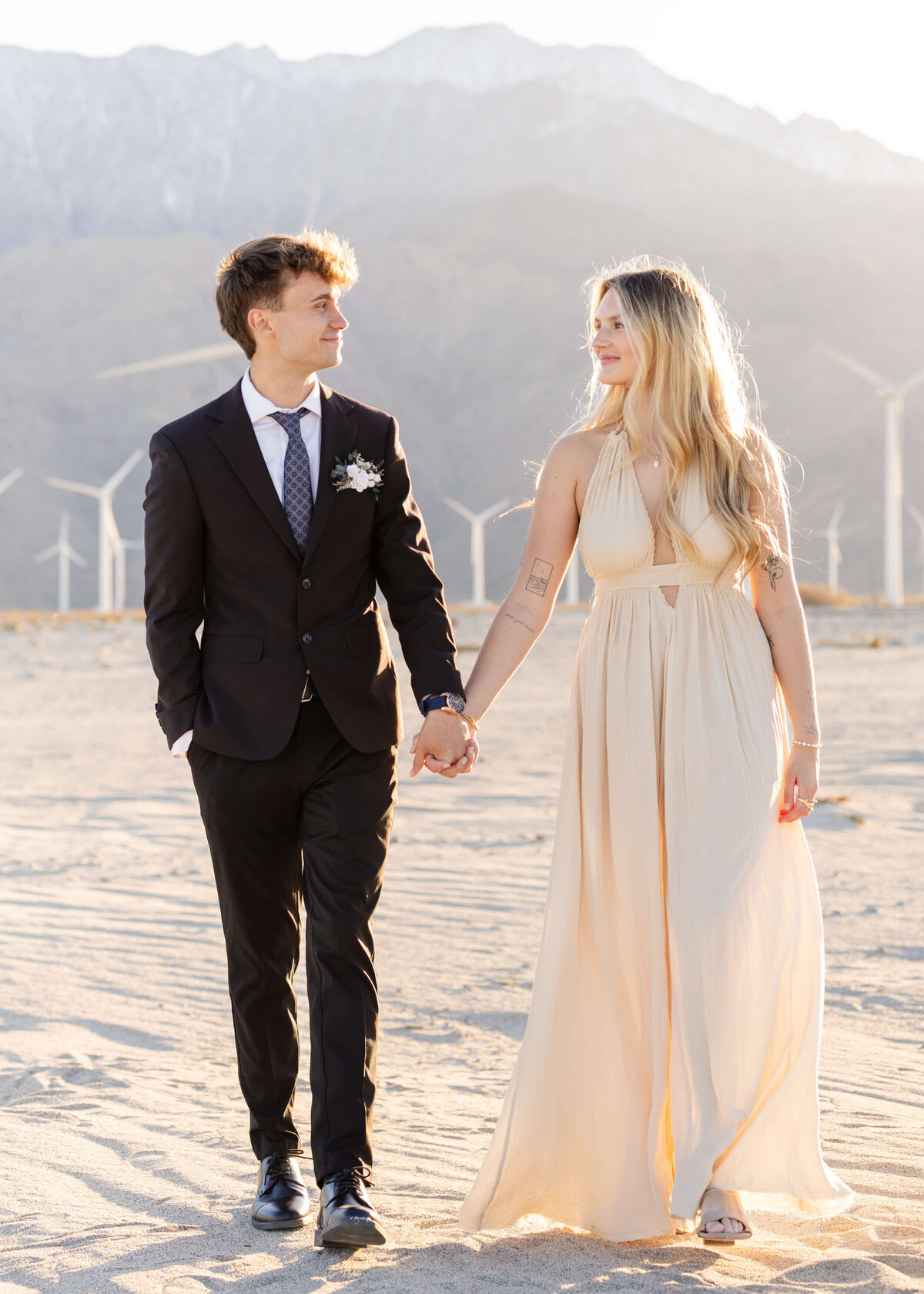 EricaMendenhallPhotography_Palm-Springs-Windmills-Wedding16