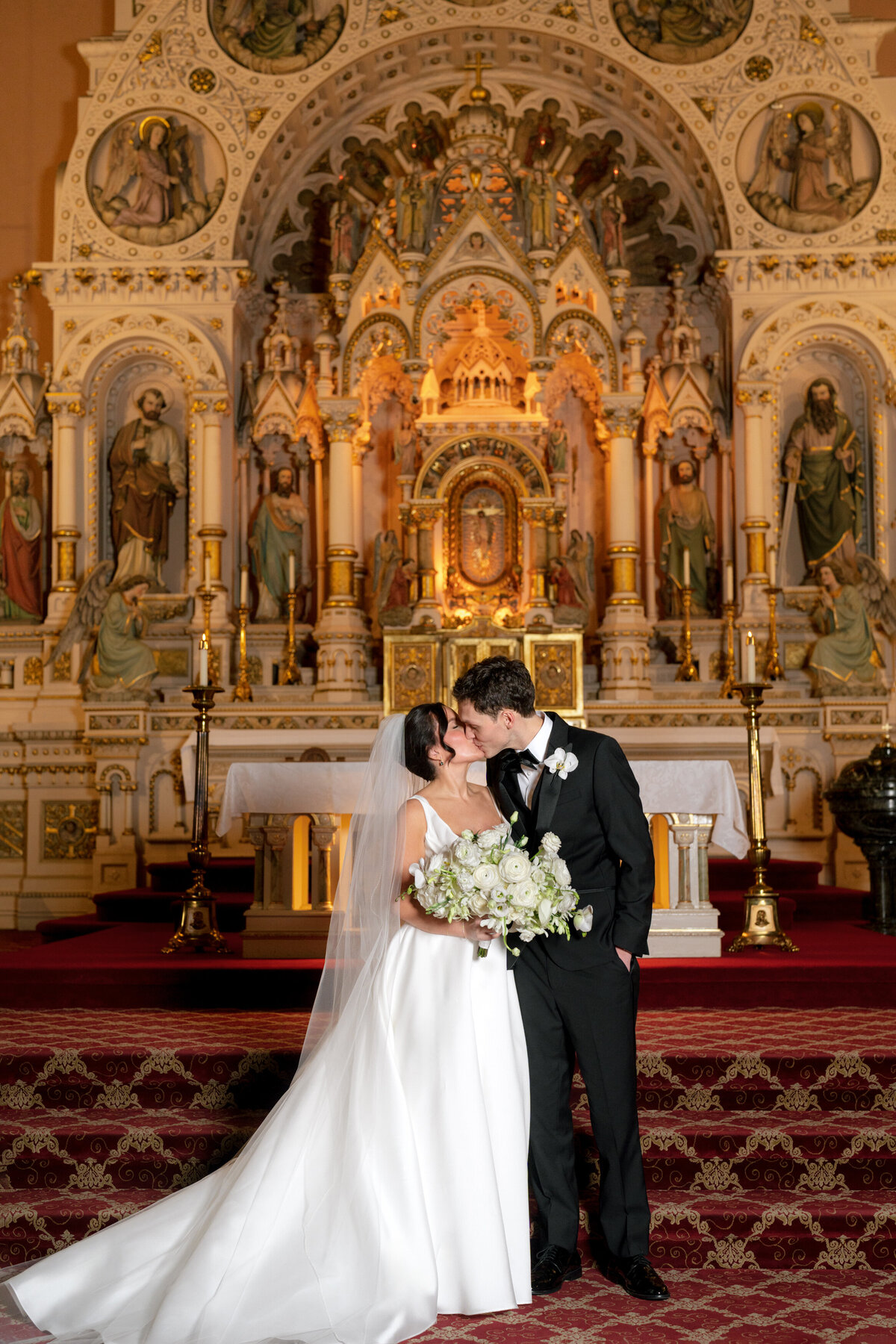 Berlez-Aspen-Avenue-Chicago-Wedding-Photographer-Palmer-House-Celebrate-Planning-Yanni-Design-Dimitra-Shannon-O'Brien-Magazine-Editorial-155