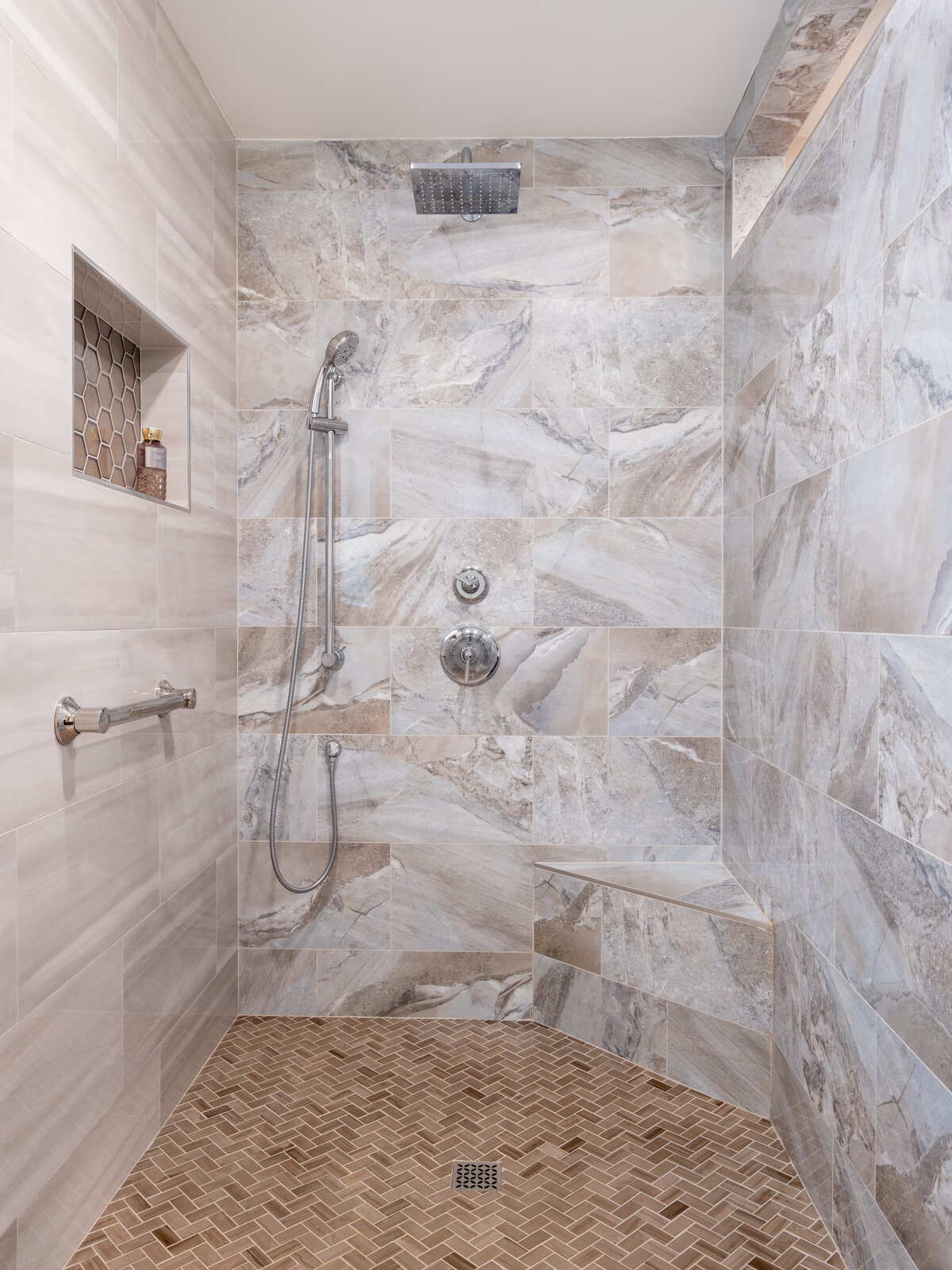 Johnson_MasterBath04