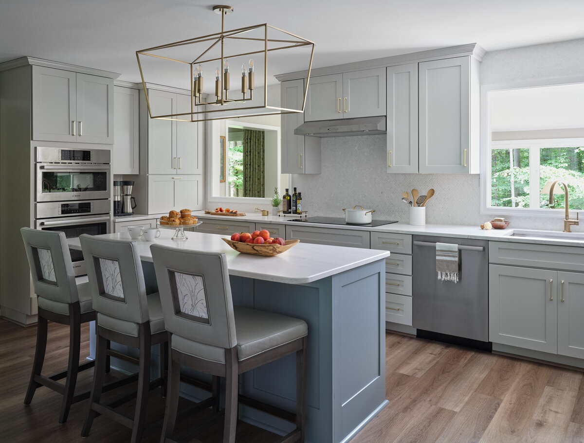 Woodbridge Kitchen Makeover that Blends Luxury with Everyday Comfort