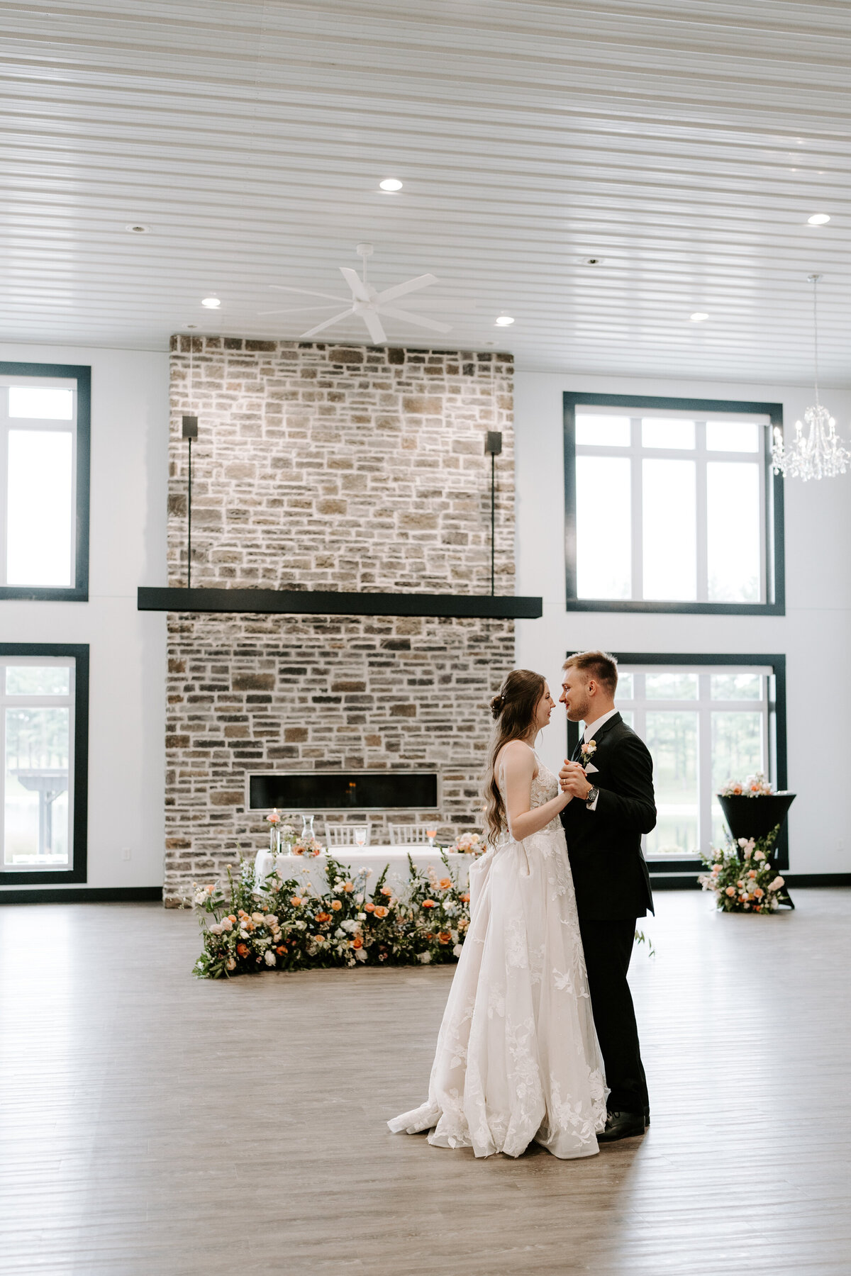 kraber-the-gathering-grounds-iowa-wedding-141