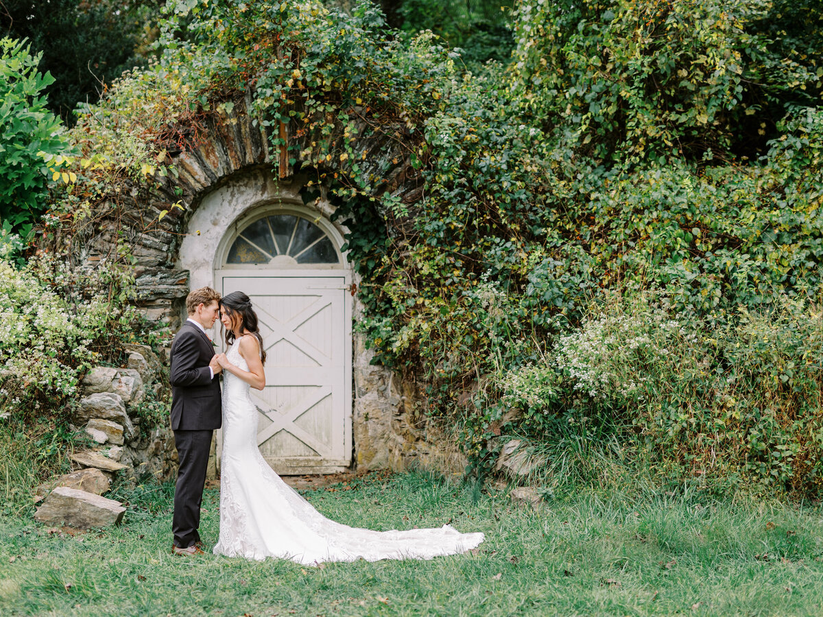 Philander-Chase-Knox-Estate-Wedding-Photographer-Bride-Groom-Photos_077