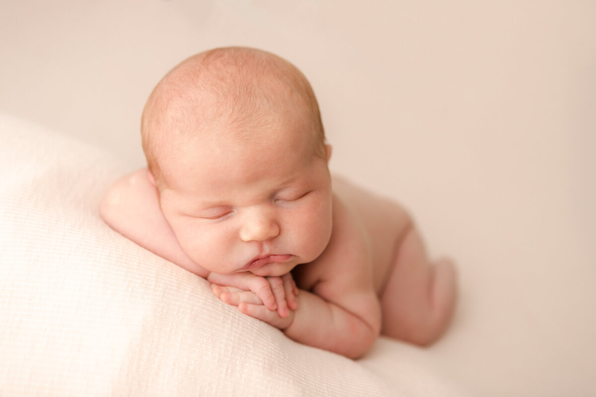 kelowna-newborn-photographer-IMG_8334