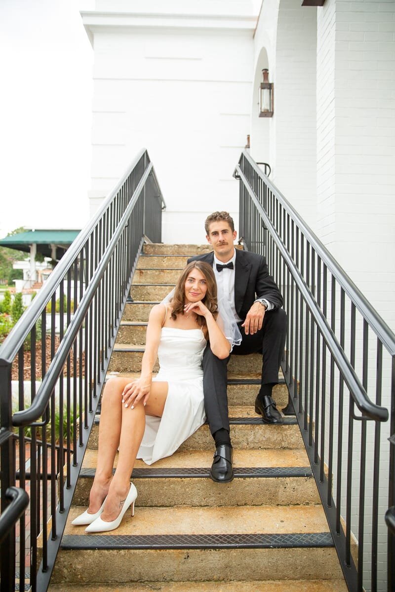 bride-groom-stairs-pinehurst-resort