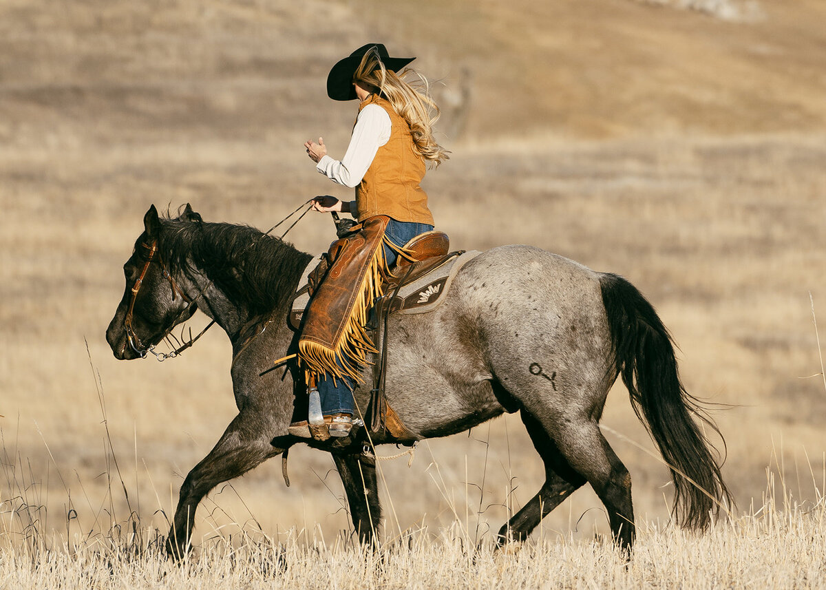 presley-gray-photo-montana-western-ranch-couples-photoshoot-1728