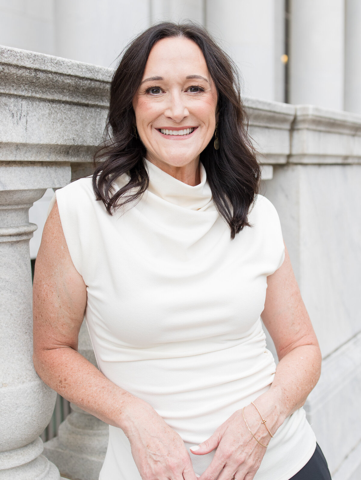 headshot for lisa sullivan at first class travel