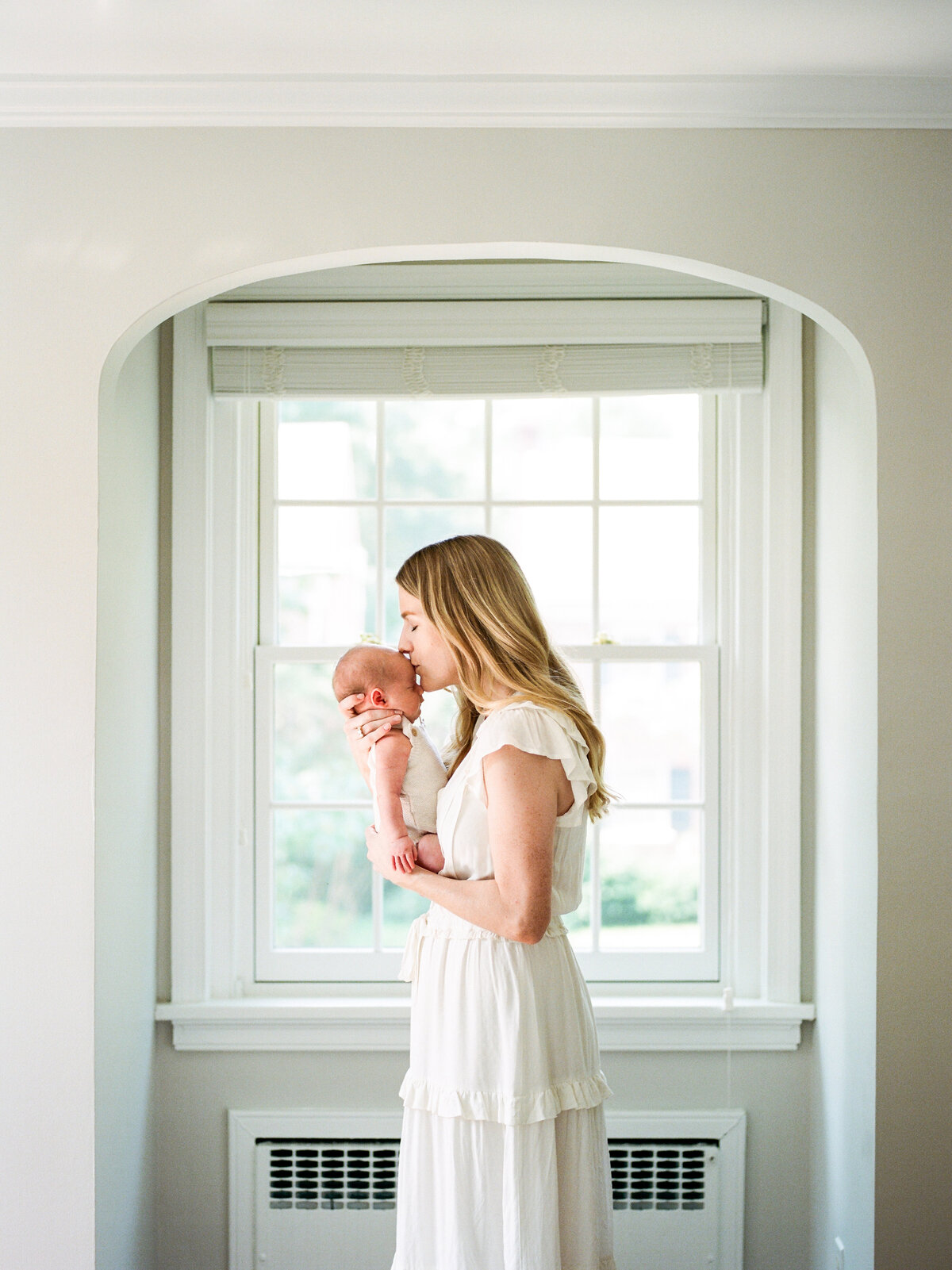 natural-modern-newborn-photo-session-richmond-virginia-amy-nicole-photography-0011