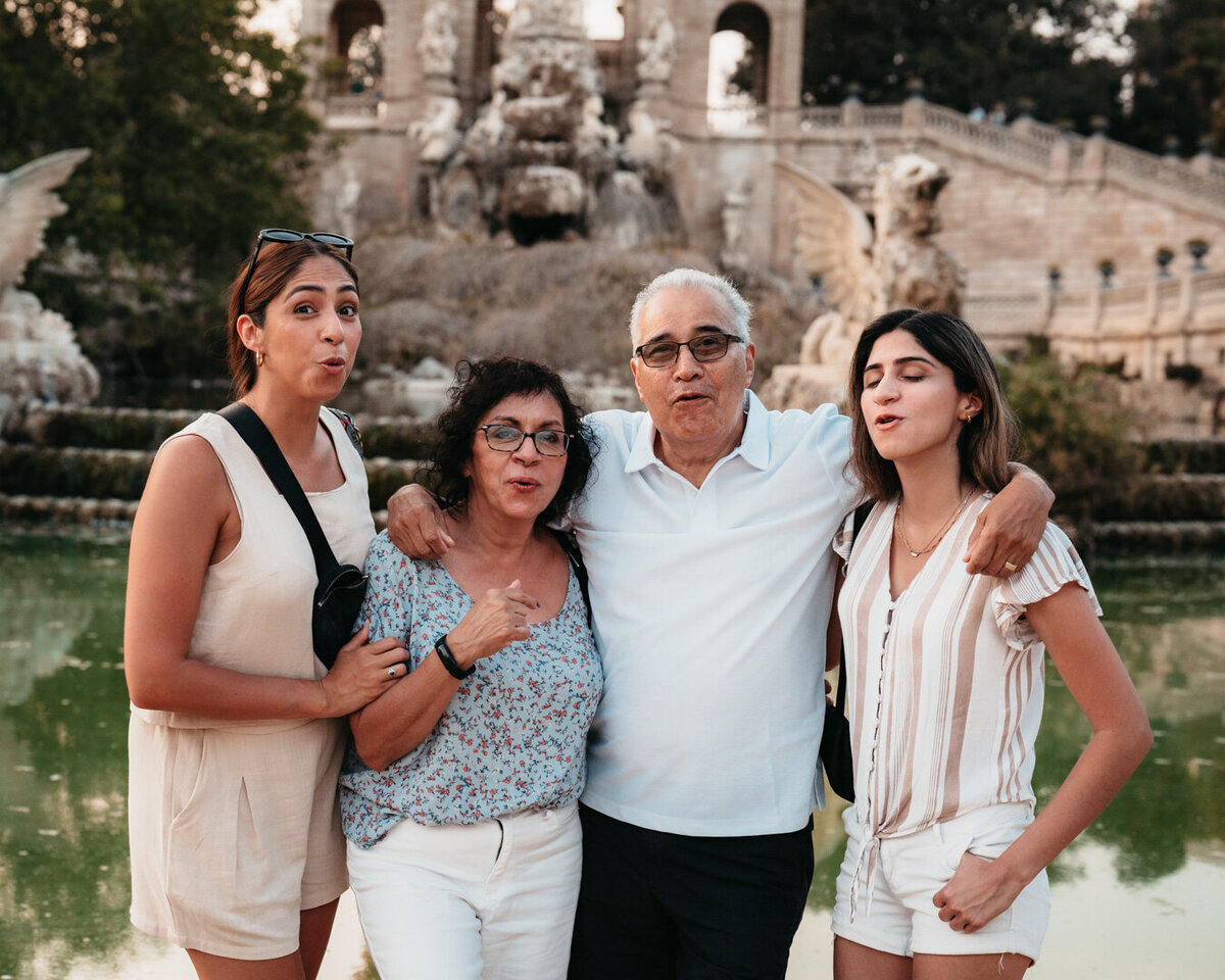 Family photo in Parc  de la Ciutadella