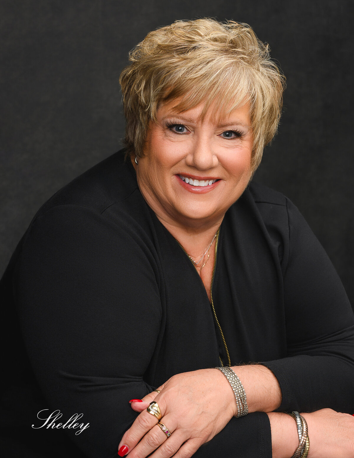 40 Over 40 by Leslie Q  Photography - Professional headshot portrait


