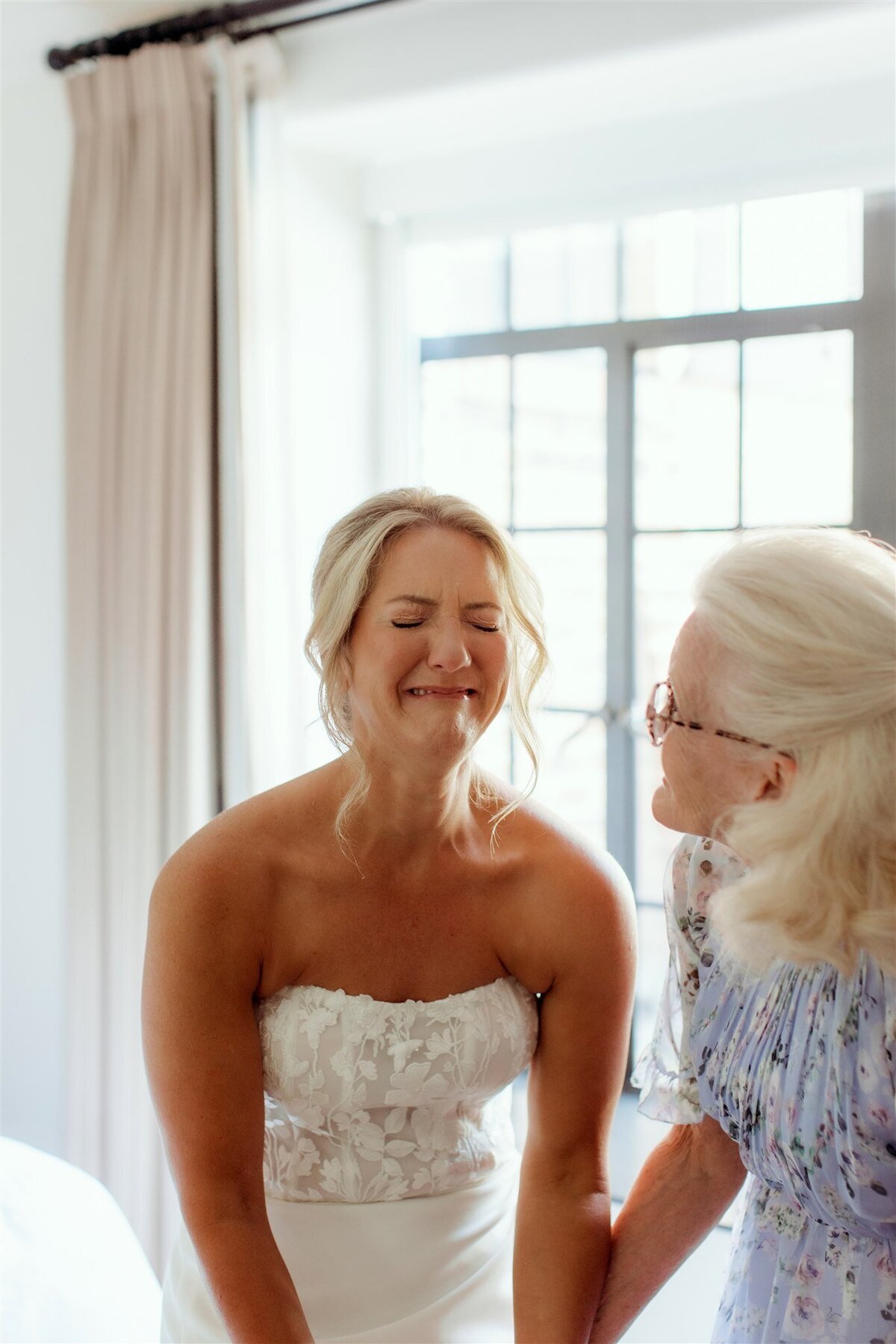 bride-gift-reaction