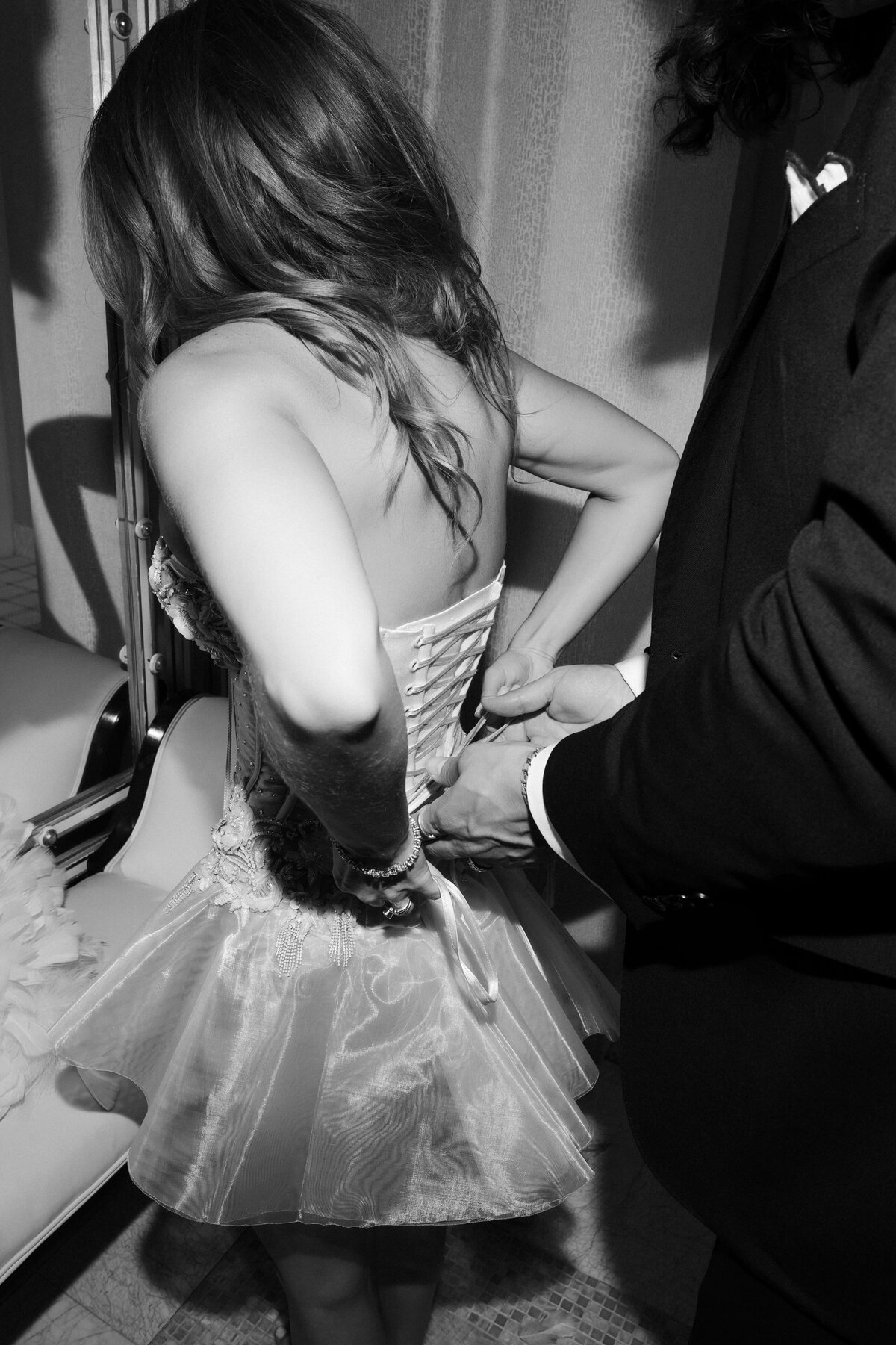 66_riskyexposure_shoshana-kyle_las-vegas-elopement-photography