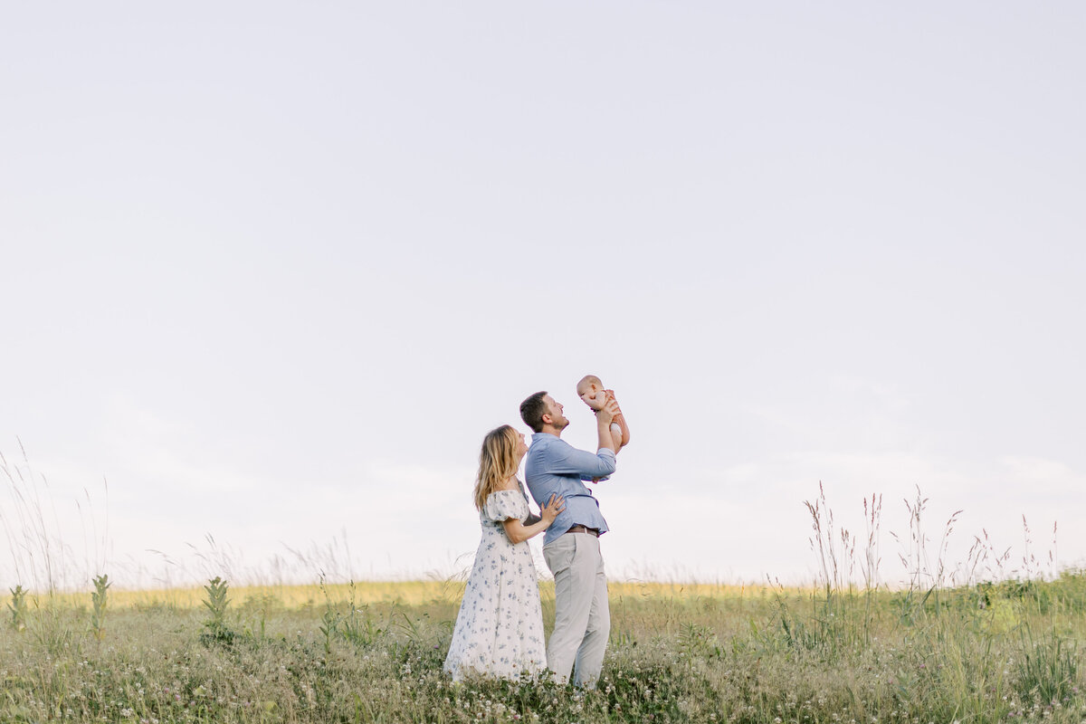 Family portrait session in a Philadelphia park - 26