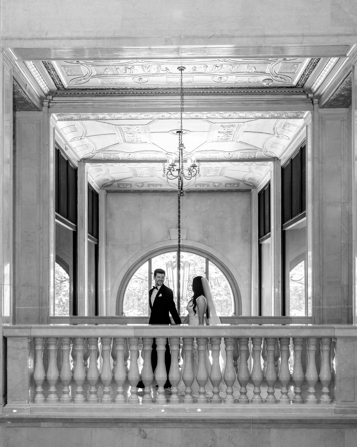 book-tower-detroit-luxury-wedding-photo-23
