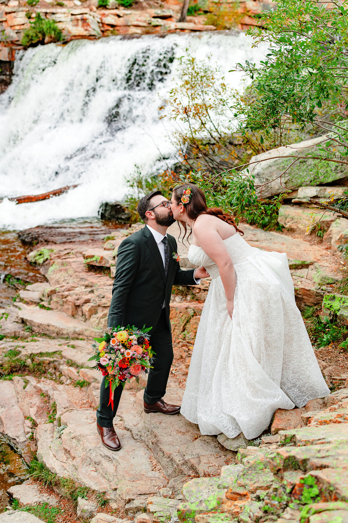 utah-elopement-portrait-couple-hiking