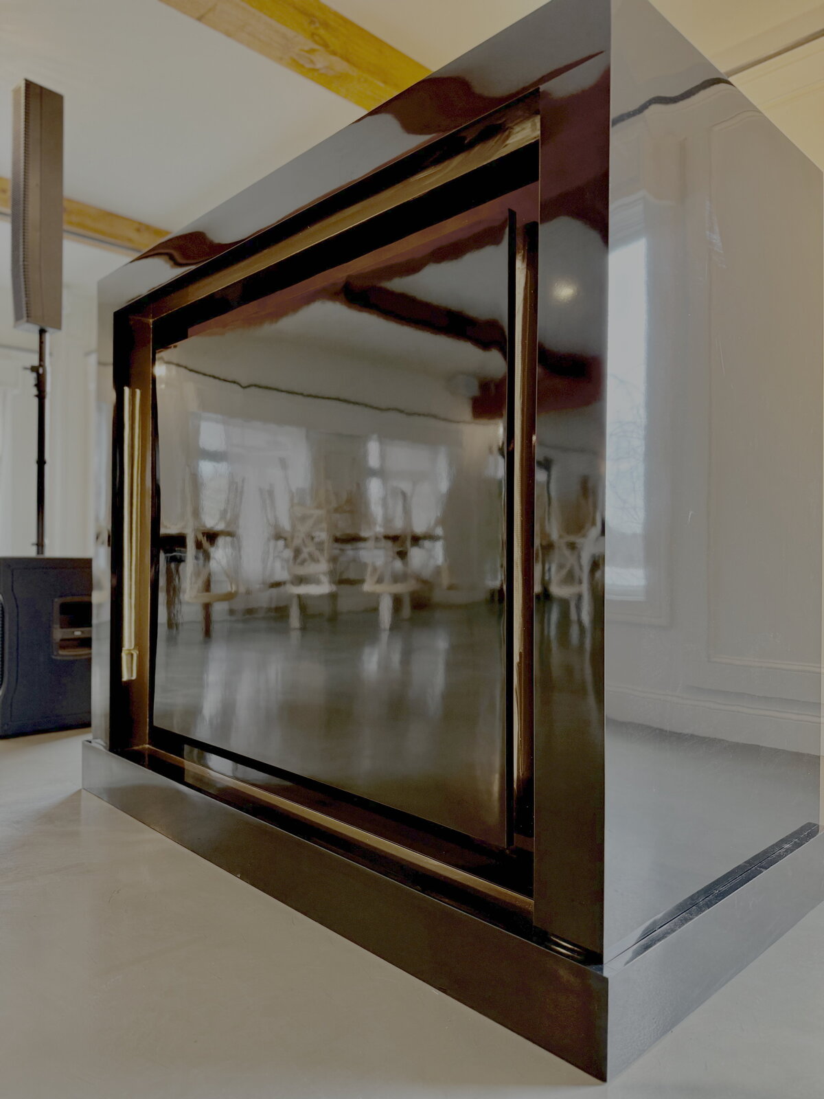 stonehurst-dj-booth-wedding-elegant-classy-luxury