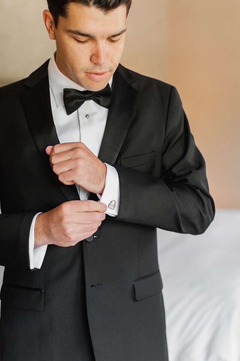 Classic Wedding at City Church of Evansville with Reception at ECC103