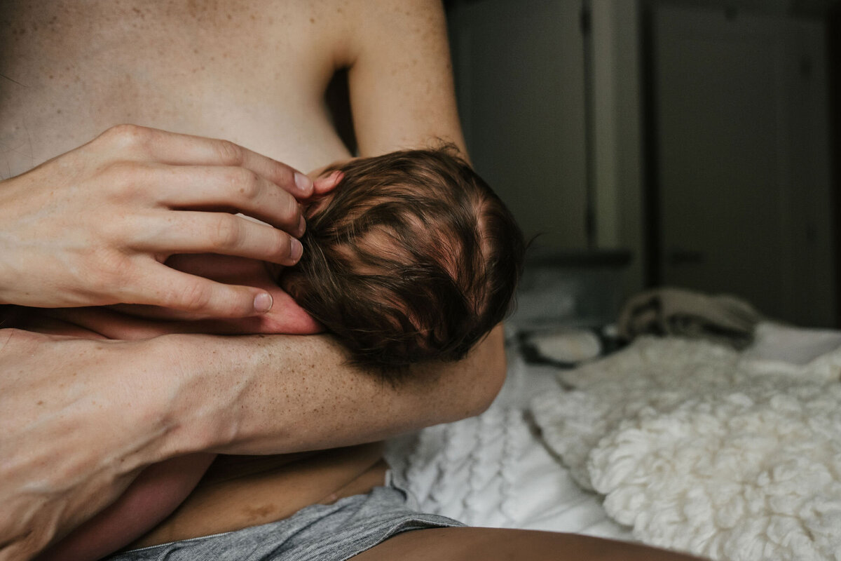intimate-postpartum-photography-30