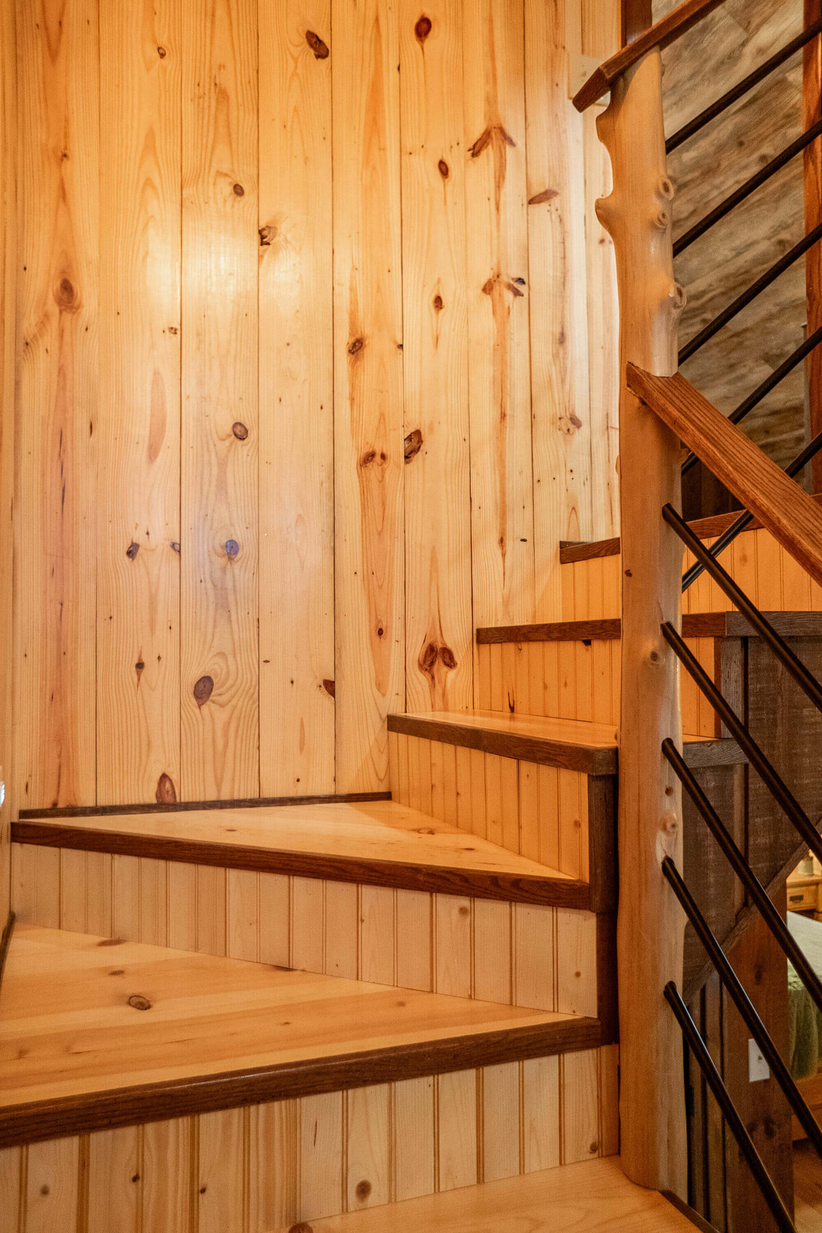 wolf-pen-gap-cabin-big-timber-lodge-8