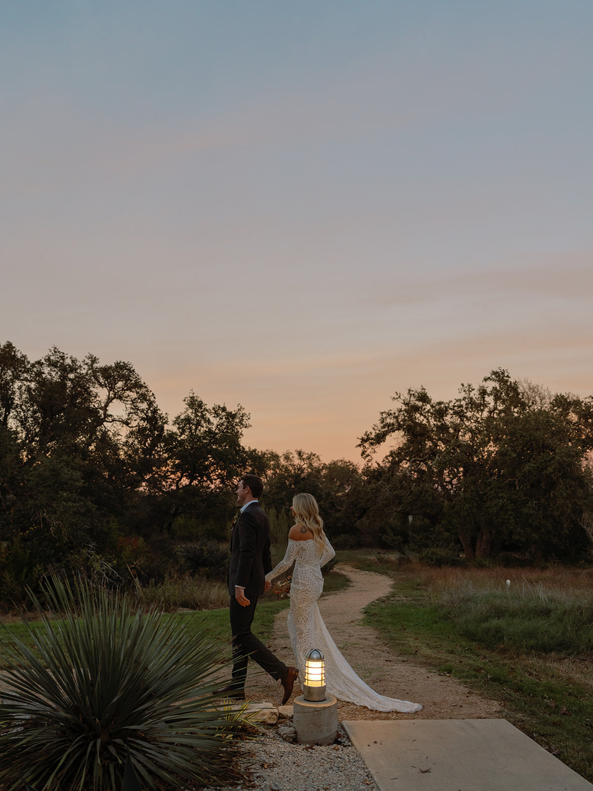 Austin-film-wedding-photographer-prospect-house-RuétPhoto-JenStephen-WeddingCollection-featherandtwine-803