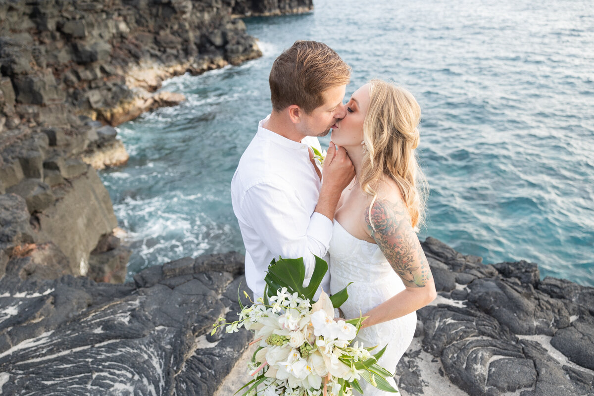 Big IslanBig Island Wedding photography  cliffside