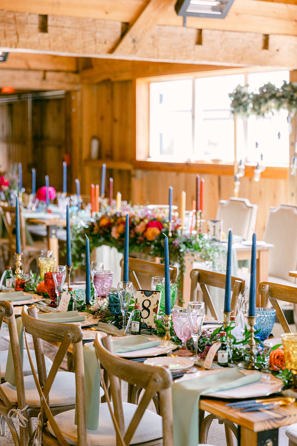 colorful-summer-barn-wedding-venue