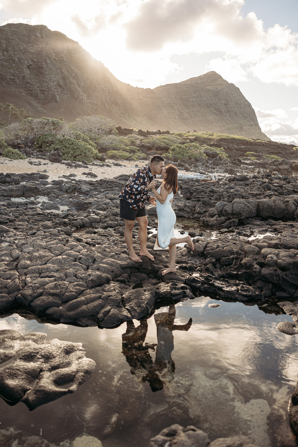 makapuu-beach-couple-portraits-75