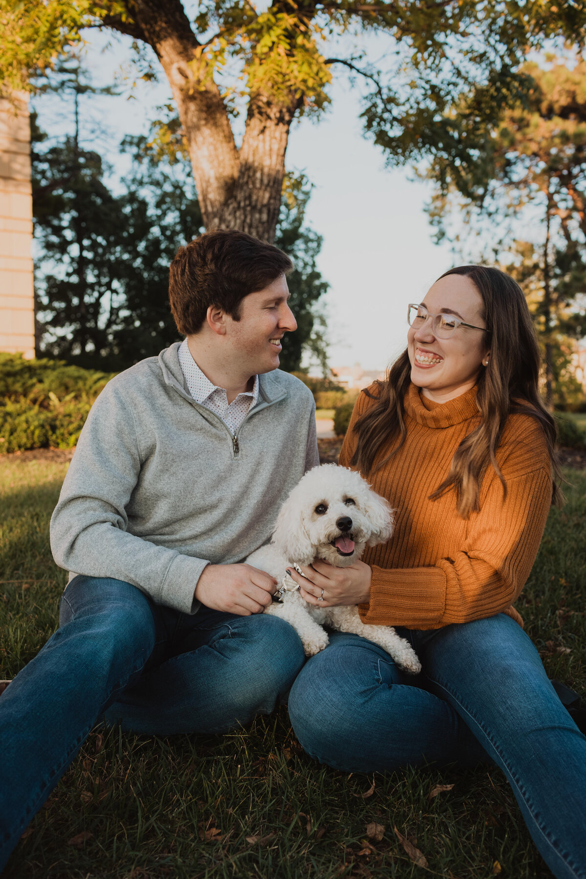 Kansas City Wedding Photographer - CaitlynCloudPhotography - engagements with dog