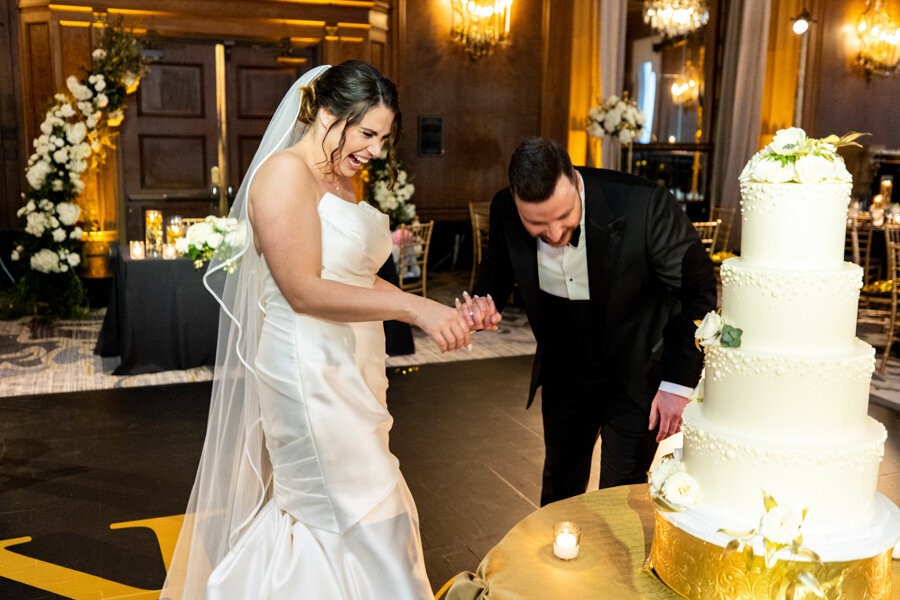 black-gold-wedding-decor-cake-intercon-hotel-chicago-renaissance-ballroom