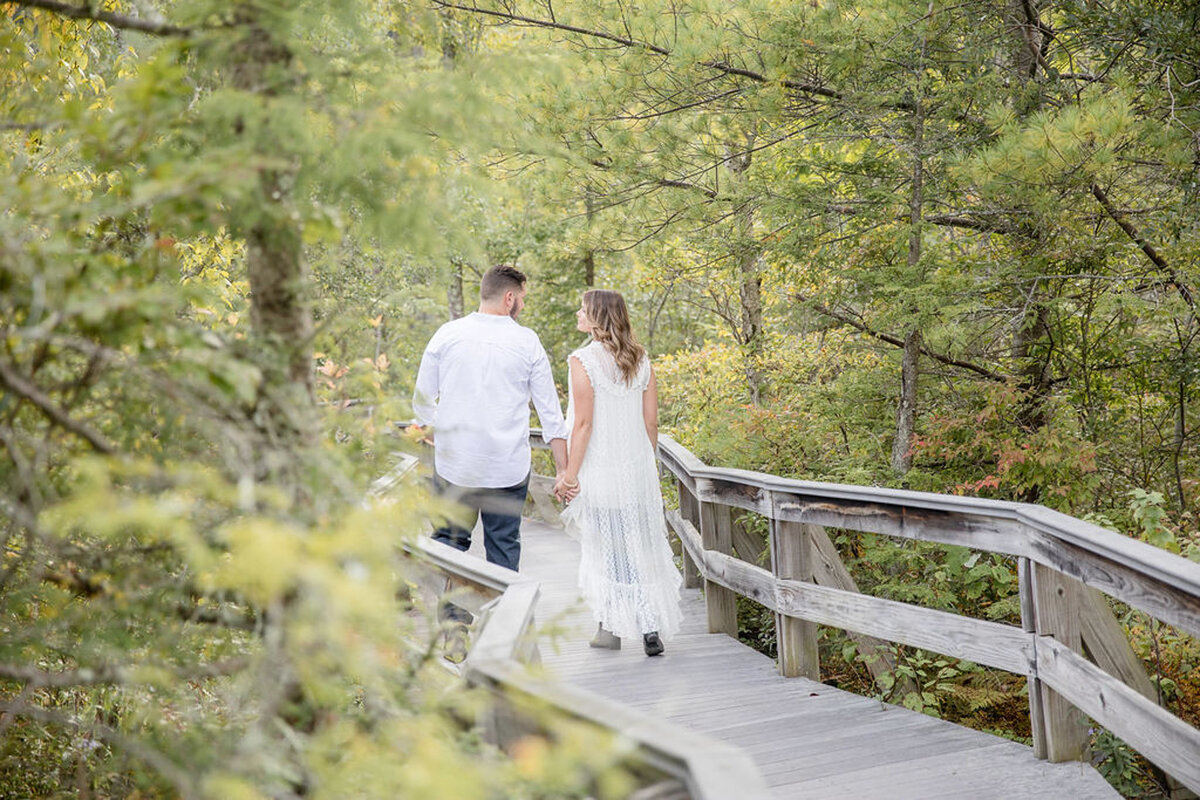 Rachel-Elise-Photography-Syracuse-New-York-Engagement-Shoot-Labrador-Hallow-4