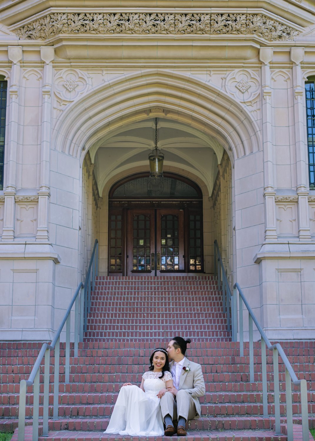 university of washington couple on steps 