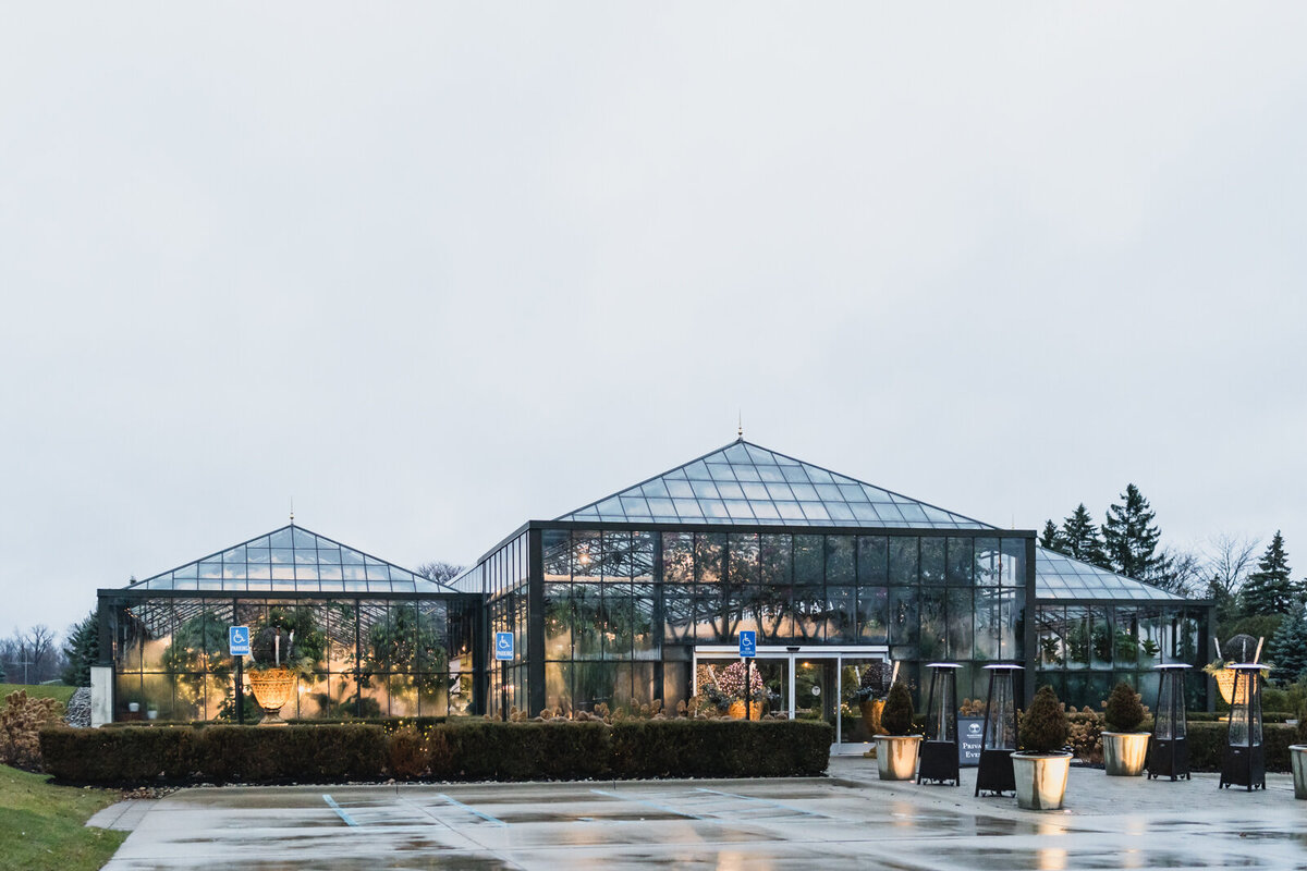 A MODERN ROMANTIC CLASSIC BLACK TIE PLANTERRA CONSERVATORY LUXURY WEDDING IN WEST BLOOMFIELD MICHIGAN BY KARI DAWSON133