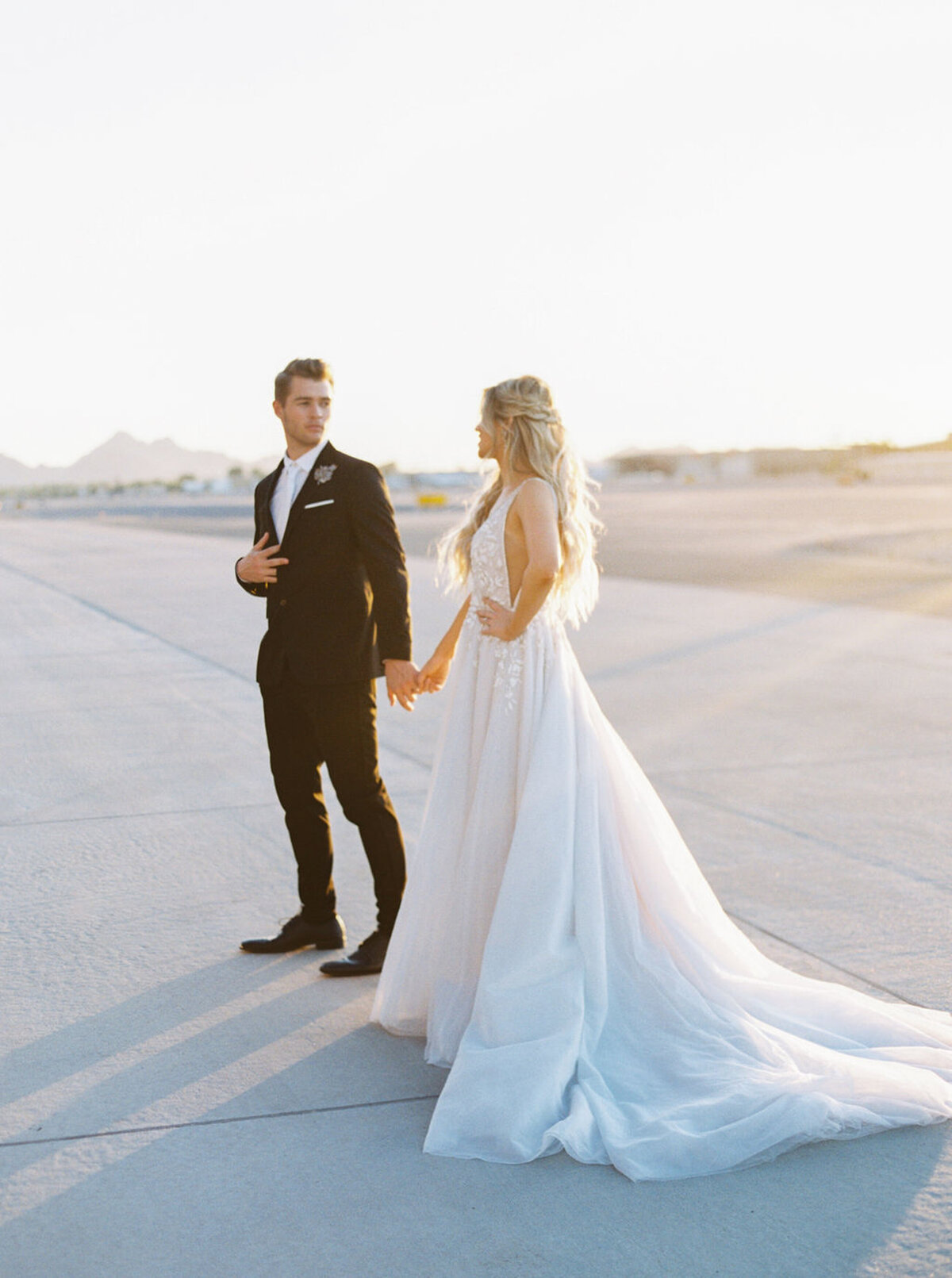 Fine Art Meets Modern | Scottsdale Hanger One | Mary Claire Photography | Arizona & Destination Fine Art Wedding Photographer