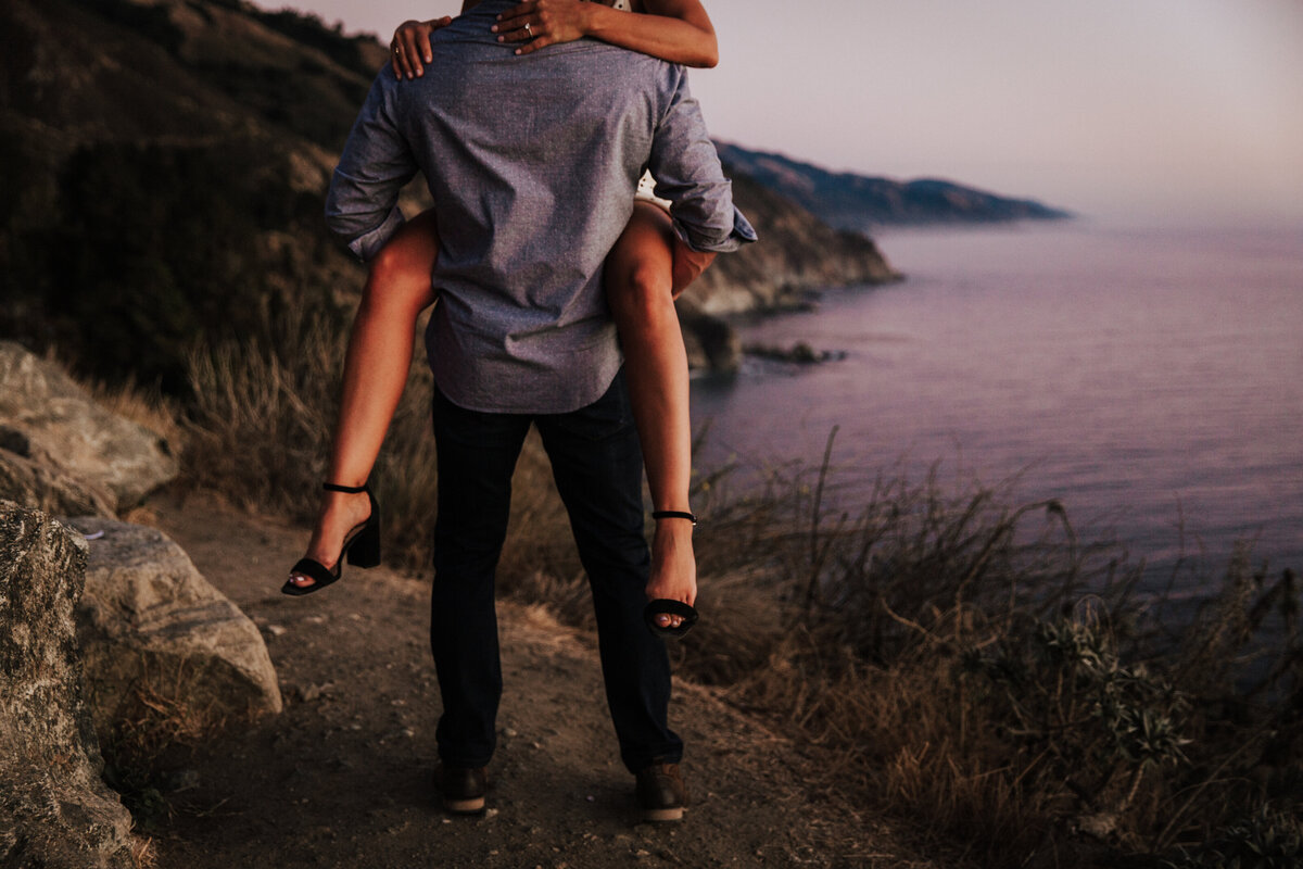 THEDELAURAS_BIGSUR_WEDDINGPHOTOGRAPHER_FOREST_ENGAGEMENT_JENN_BRYAN_0273