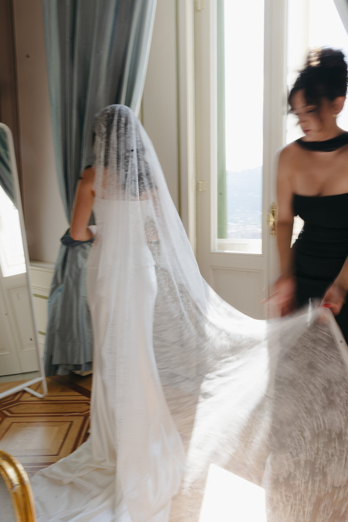 Cacie_Carroll@CacieCarrollPhotography_KriziaandNick_WeddingDayatVillaDurazzo_SantaMargheritaItaly-211