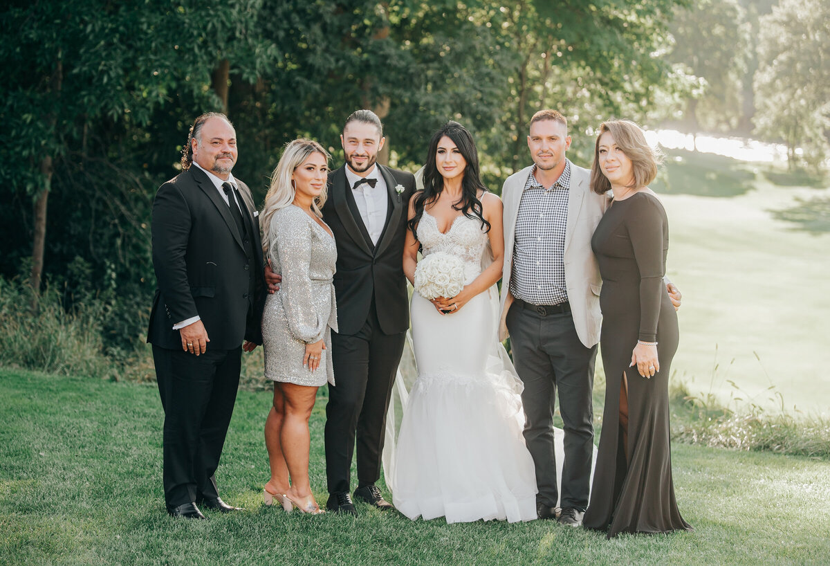 Elegant formal family photos on a wedding day