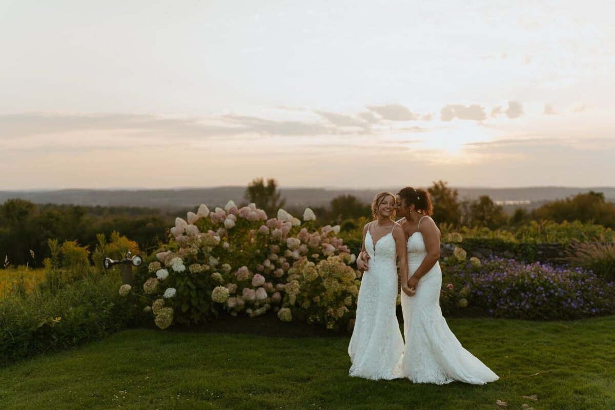 outdoor-same-sex-wedding-04