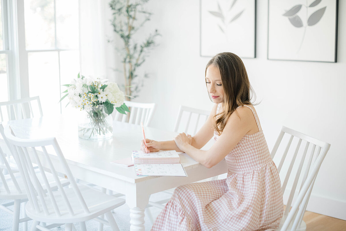 morgan_taylor_artistry_philadelphia_new_jersey_new_york_wedding_engagement_photographer_photography_fine_art_light_airy_romantic_dreamy_couples7
