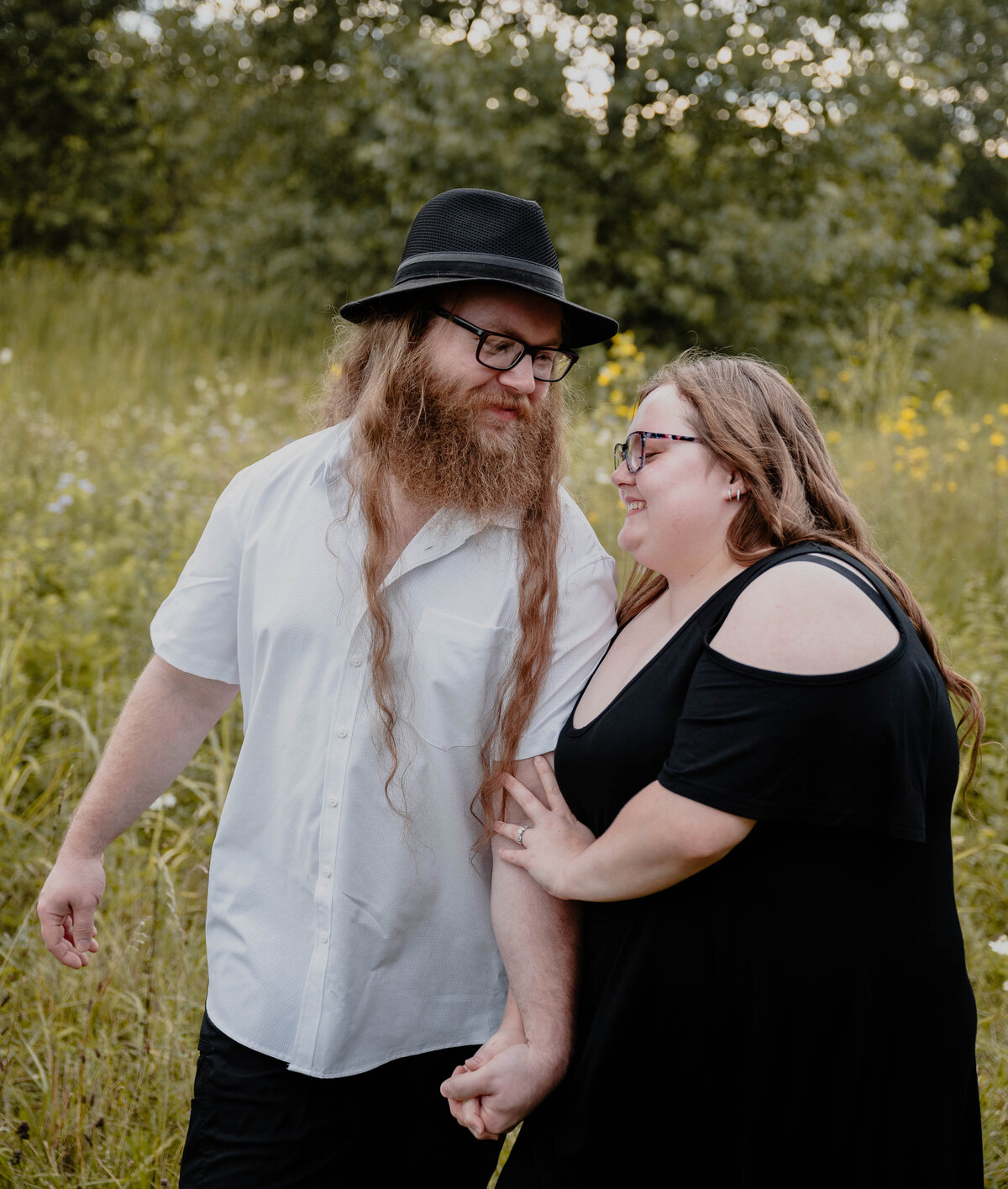 Taylor Elizabeth Photography Weddings and Lifetyle Photographer in Indiana Engagement Photo 22