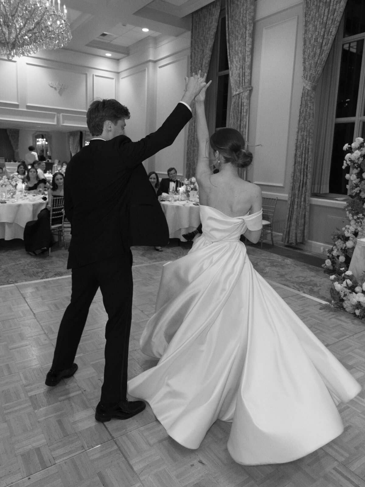 best-seattle-wedding-photographers-the-tenneys-at-washington-athletic-club-60