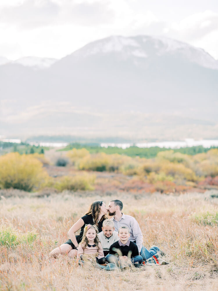 Colorado-Family-Photography-Fall-Color-Family-of-5-Keystone-Mountain24